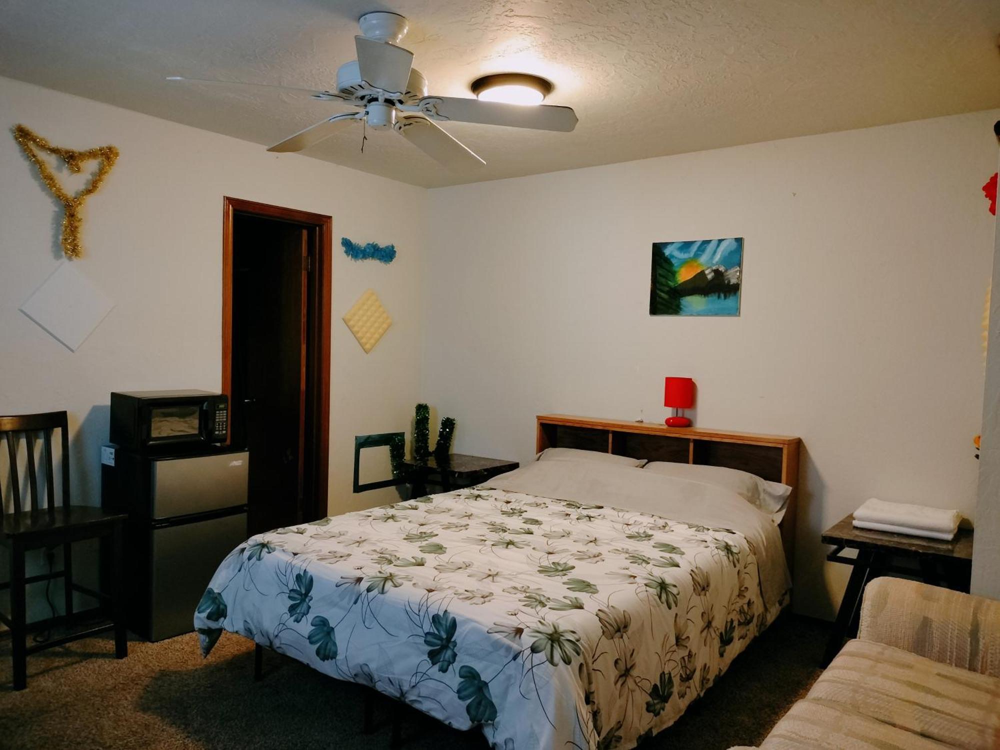 Golden Sunflower'S Apt B1 Лоутън Екстериор снимка