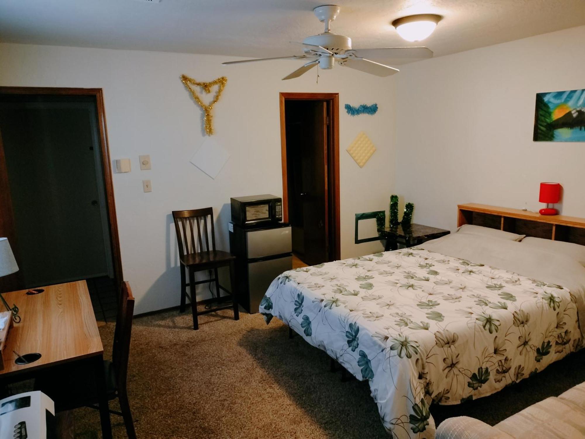 Golden Sunflower'S Apt B1 Лоутън Екстериор снимка